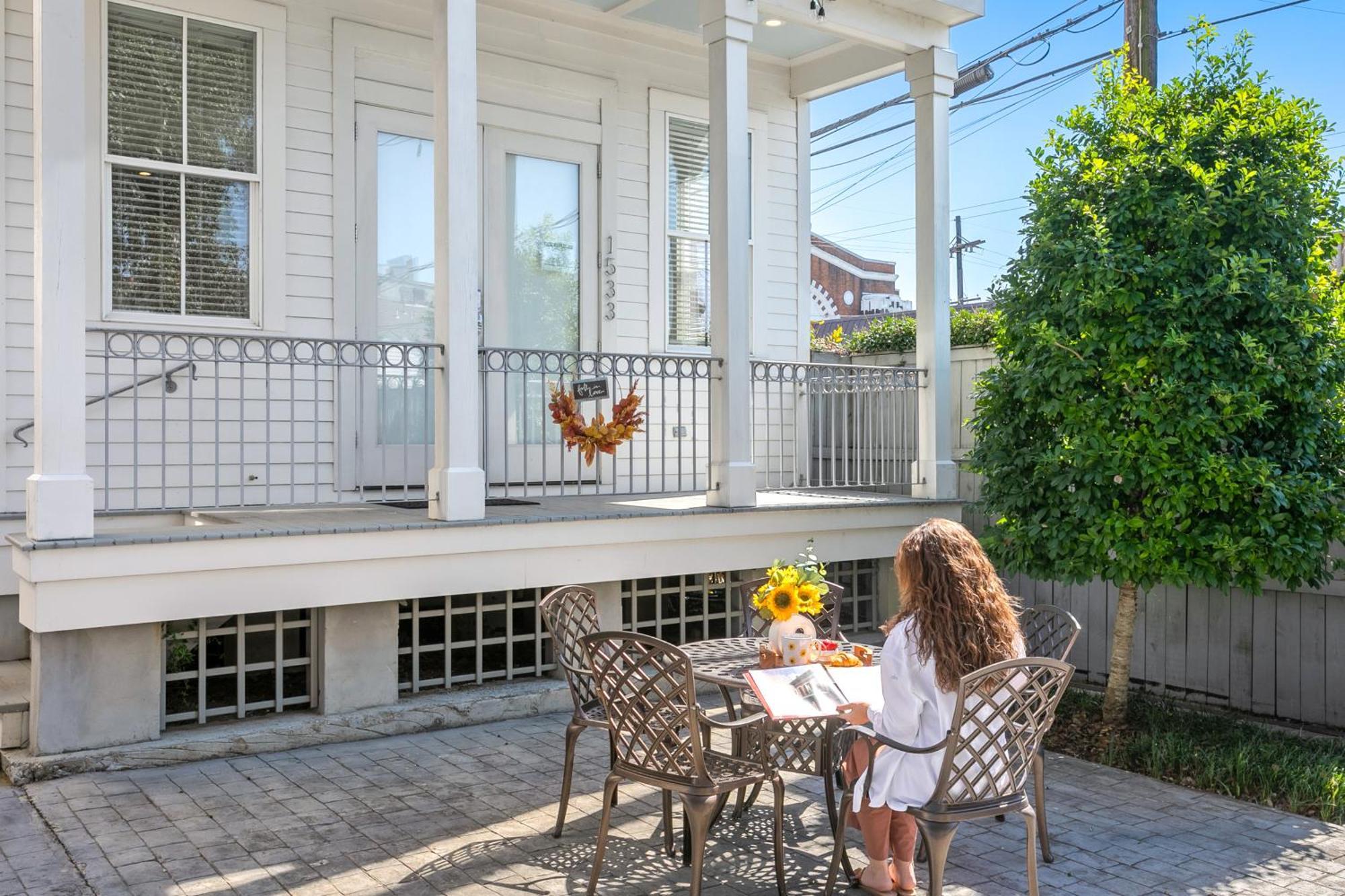 Modern 2Br On Carondelet By Hosteeva Apartment New Orleans Bagian luar foto