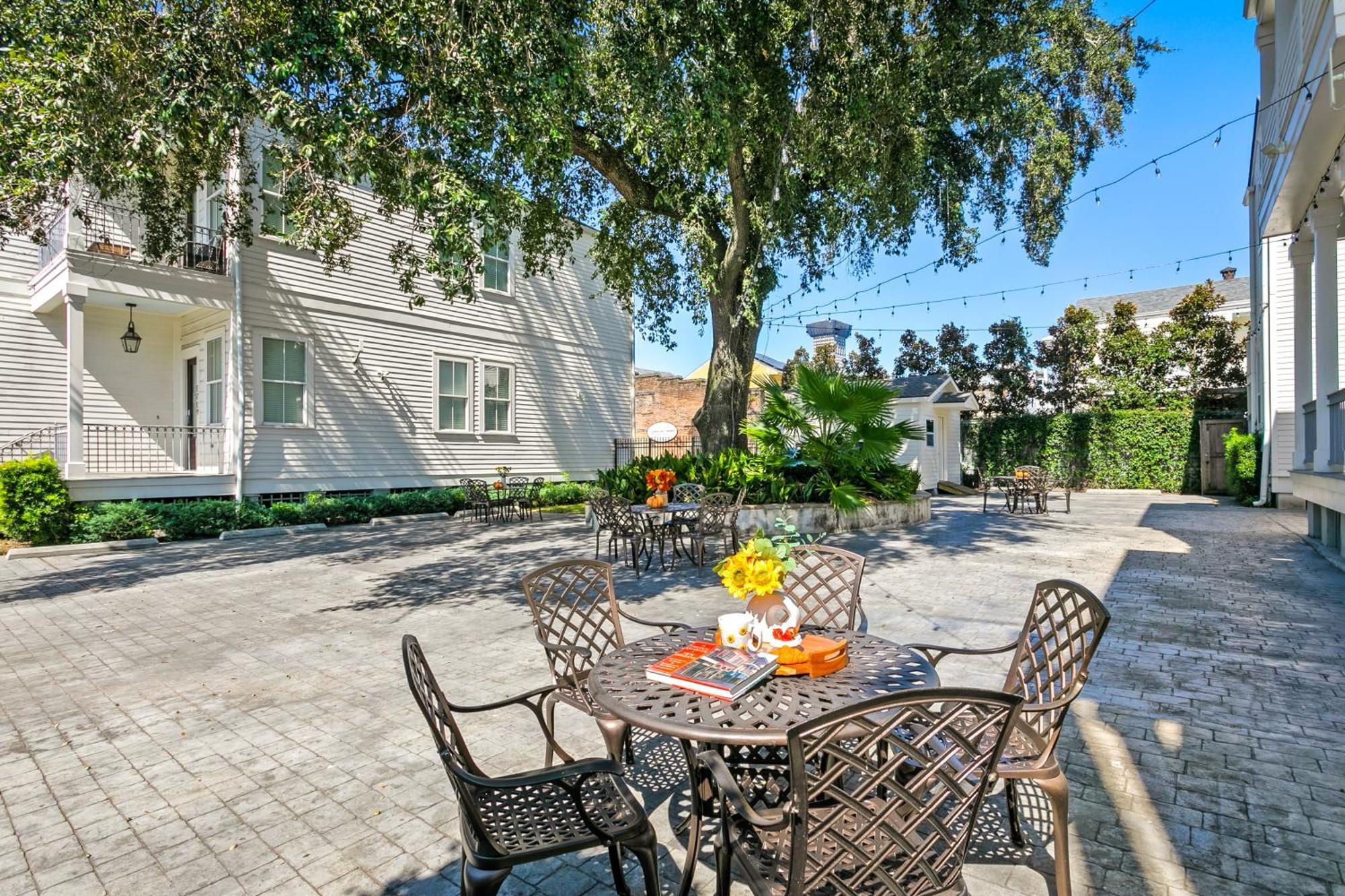 Modern 2Br On Carondelet By Hosteeva Apartment New Orleans Bagian luar foto