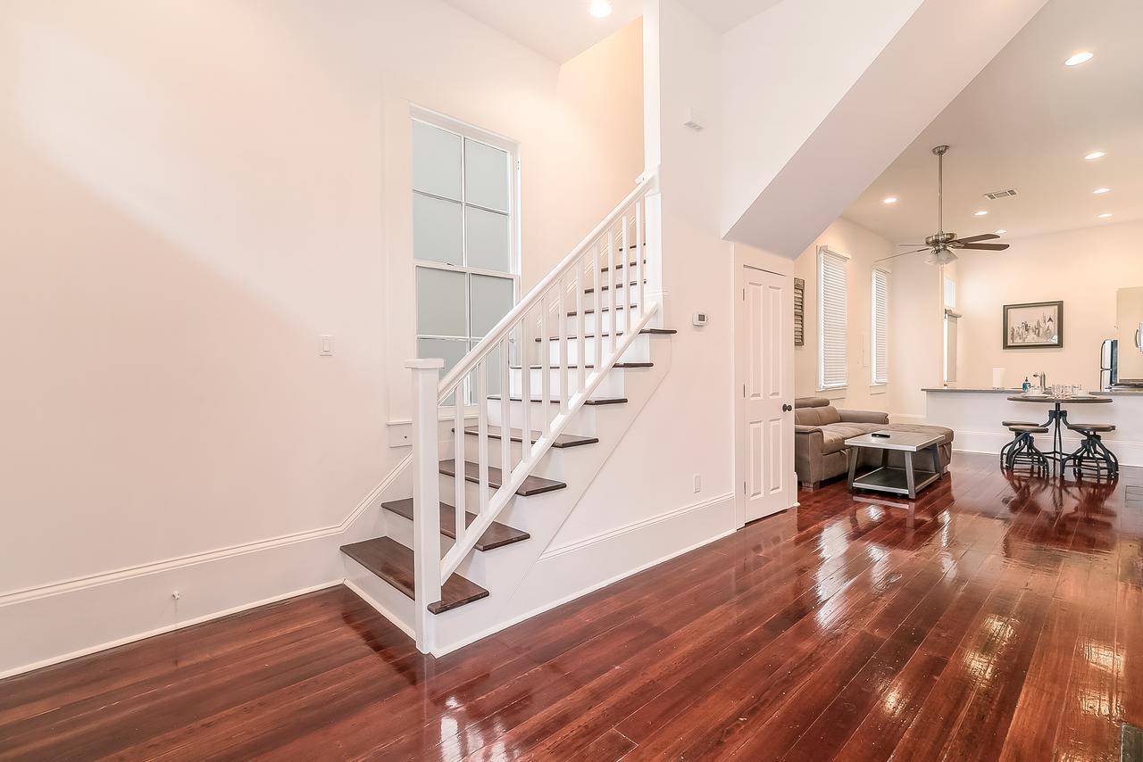Modern 2Br On Carondelet By Hosteeva Apartment New Orleans Bagian luar foto