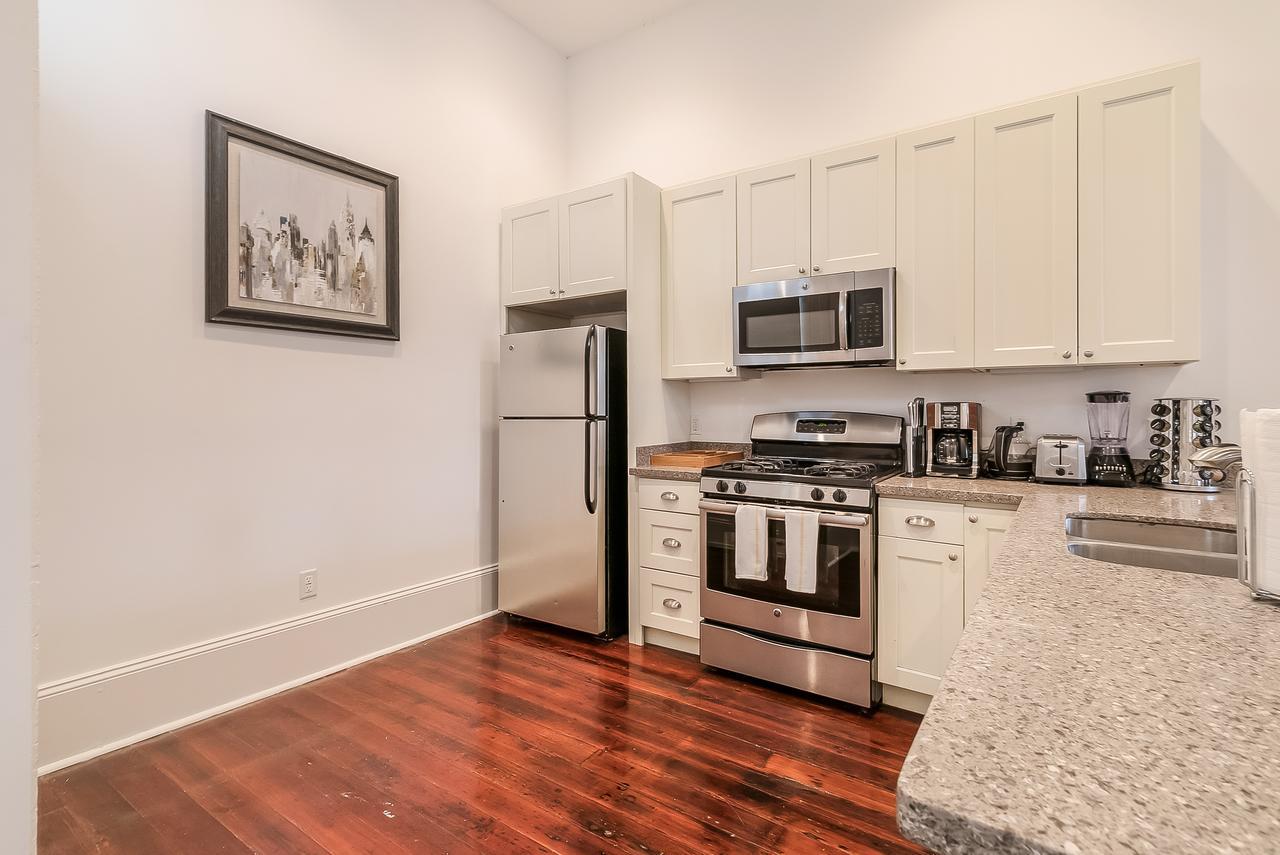 Modern 2Br On Carondelet By Hosteeva Apartment New Orleans Bagian luar foto