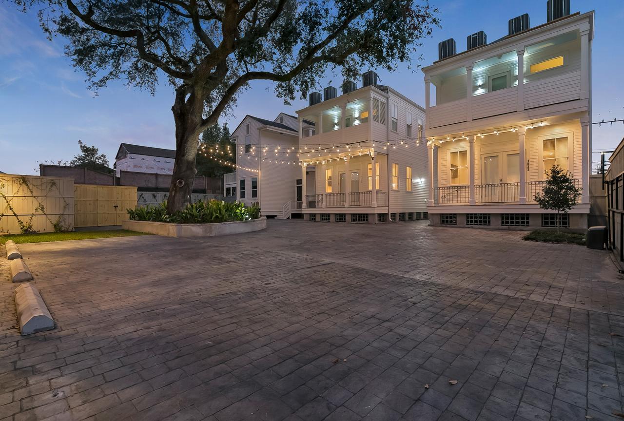 Modern 2Br On Carondelet By Hosteeva Apartment New Orleans Bagian luar foto