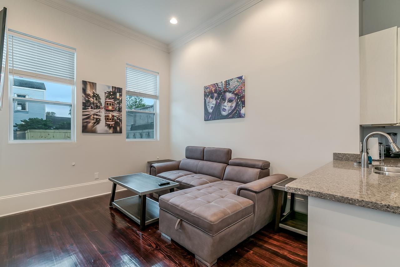 Modern 2Br On Carondelet By Hosteeva Apartment New Orleans Bagian luar foto