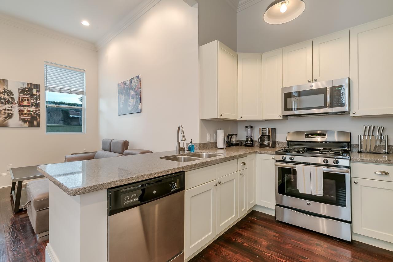 Modern 2Br On Carondelet By Hosteeva Apartment New Orleans Bagian luar foto