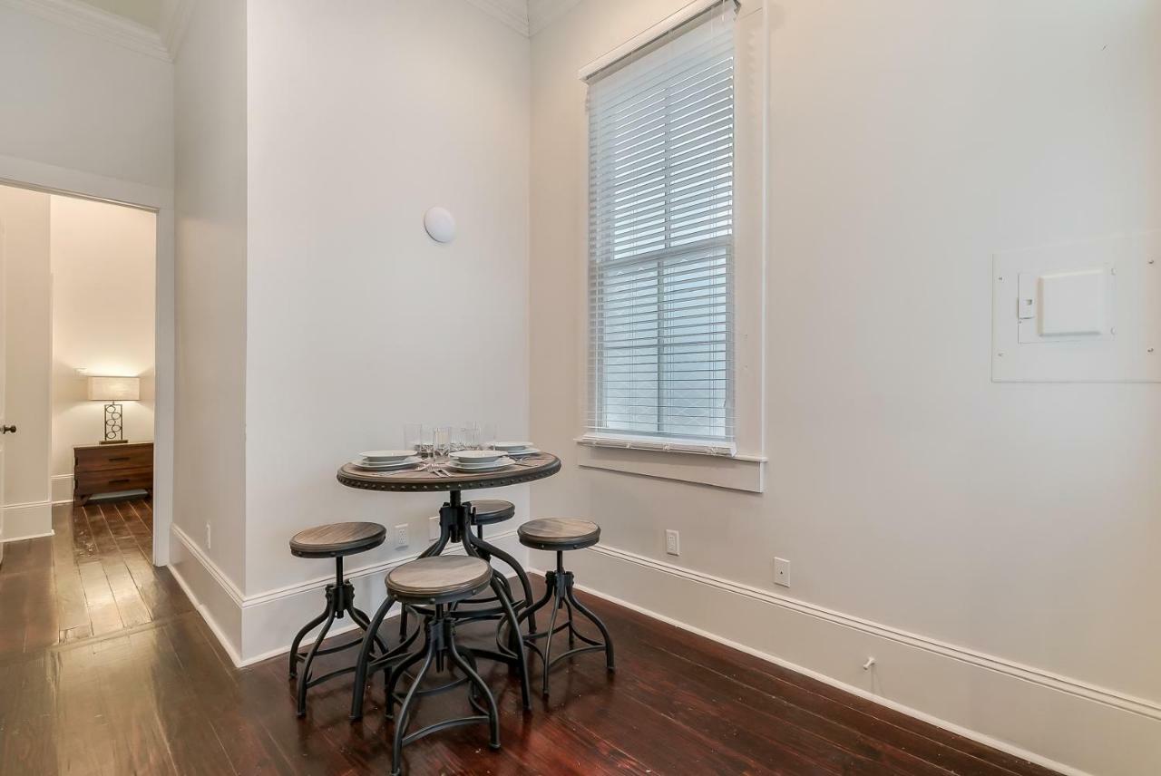 Modern 2Br On Carondelet By Hosteeva Apartment New Orleans Bagian luar foto