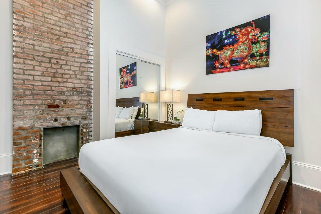 Modern 2Br On Carondelet By Hosteeva Apartment New Orleans Bagian luar foto